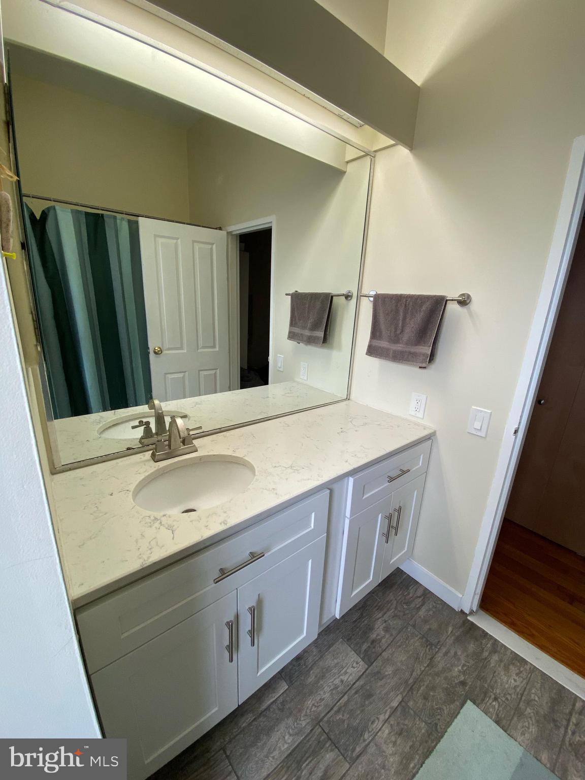 12-16 Letitia Street, Unit 503 Philadelphia, PA 19106 - Photo 21 of 23