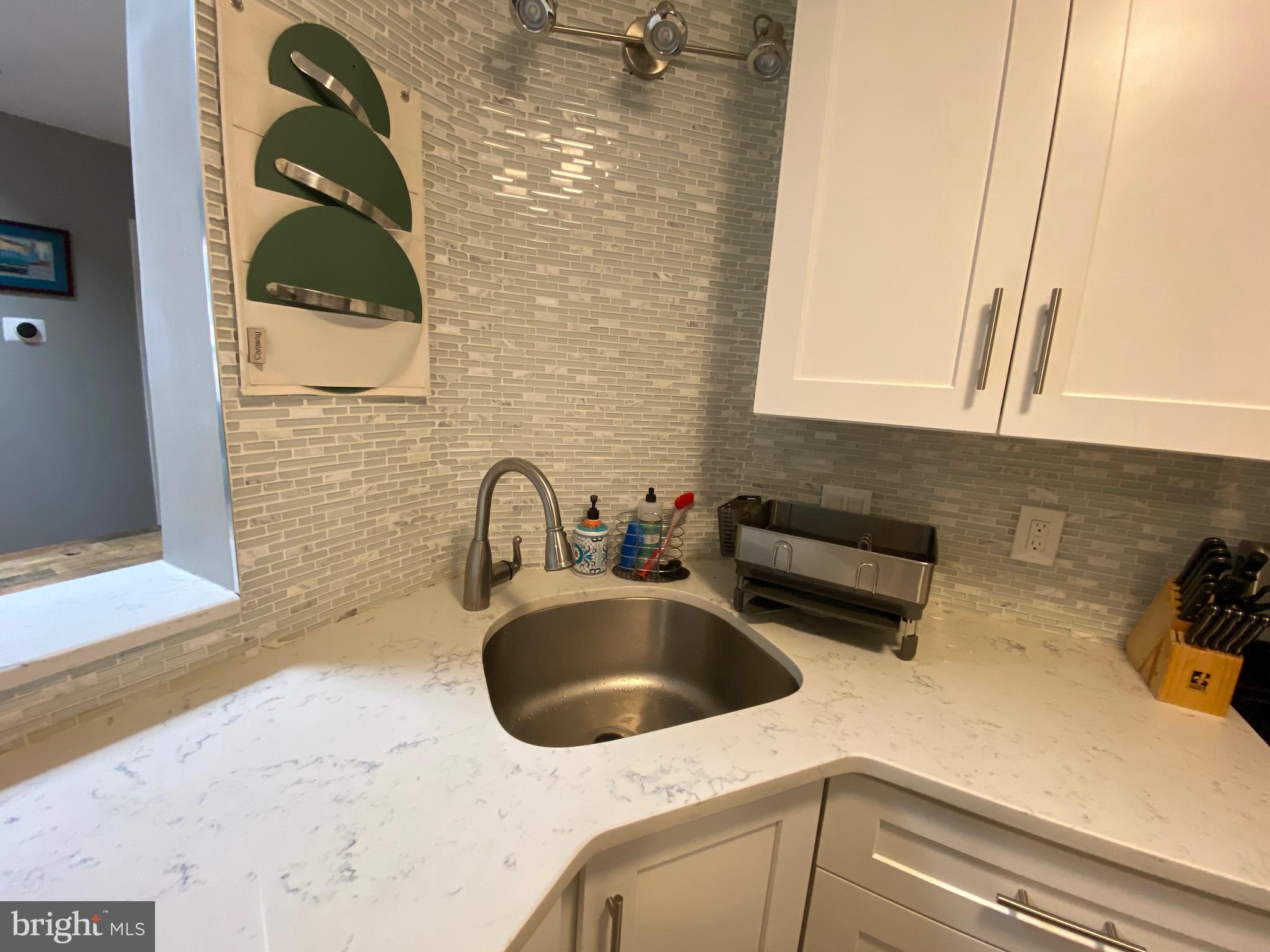 12-16 Letitia Street, Unit 503 Philadelphia, PA 19106 - Photo 8 of 23