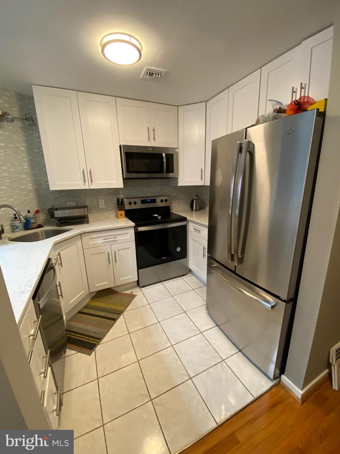 12-16 Letitia Street, Unit 503 Philadelphia, PA 19106 - Photo 9 of 23