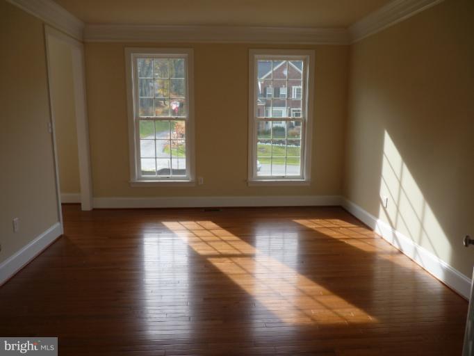2209 Keltrip Court Silver Spring, MD 20906 - Photo 11 of 22 Living Room