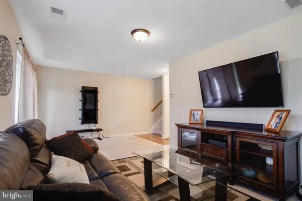 $3,100 | 109 Creekside Way, Burlington, NJ 08016