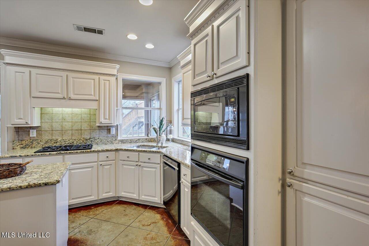 298 Red Eagle Circle Ridgeland, MS 39157 - Photo 14 of 40 14-298 Red Eagle Cir