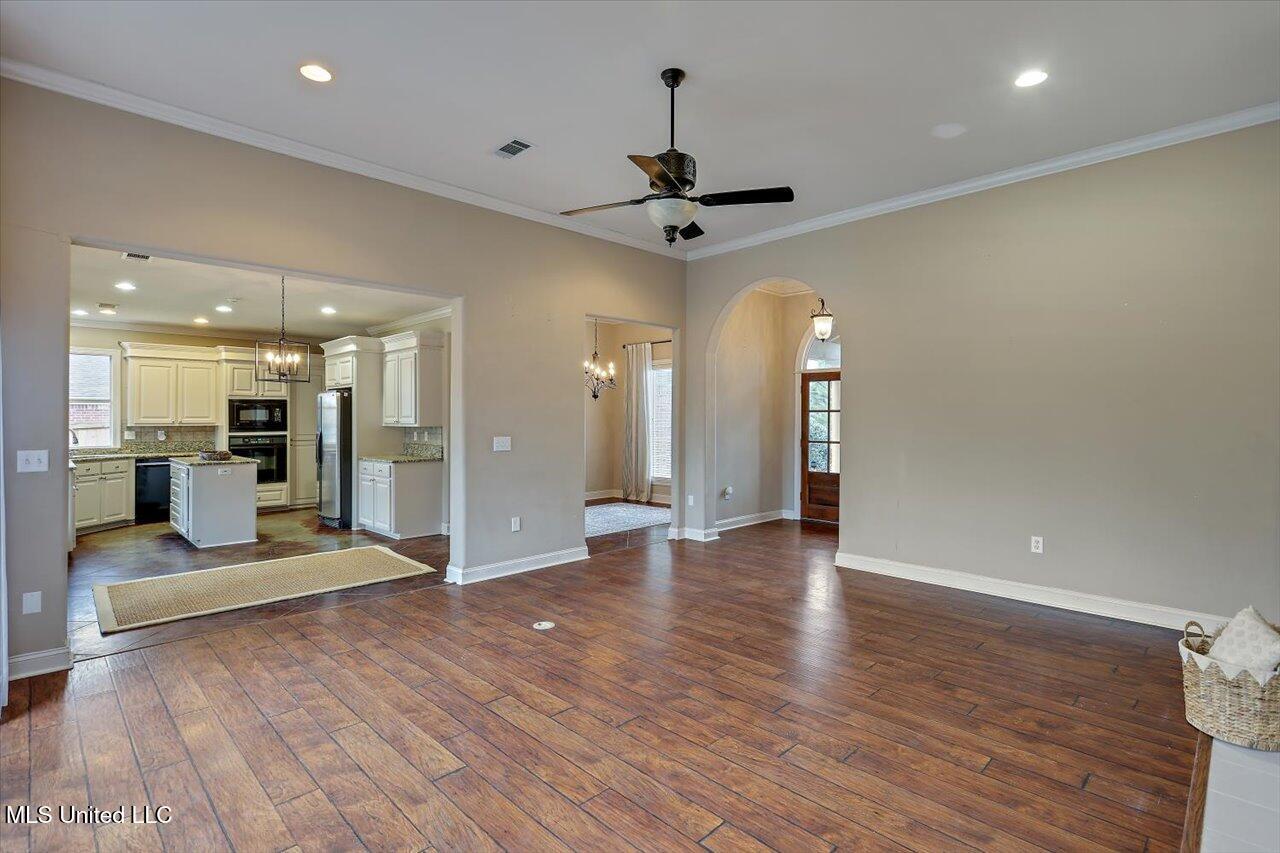 298 Red Eagle Circle Ridgeland, MS 39157 - Photo 9 of 40 09-298 Red Eagle Cir