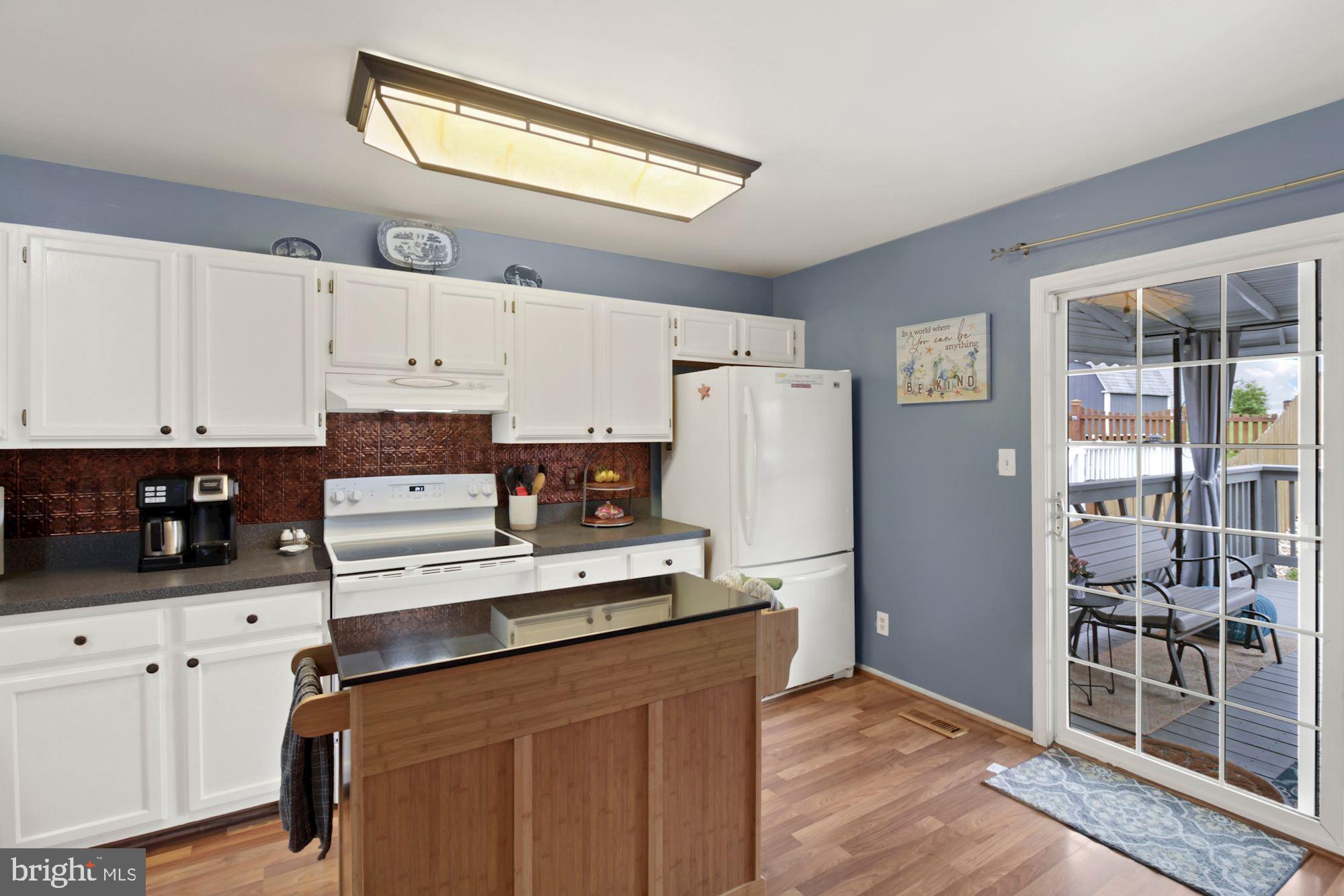 2057 Putnam Road Halethorpe, MD 21227 - Photo 8 of 32