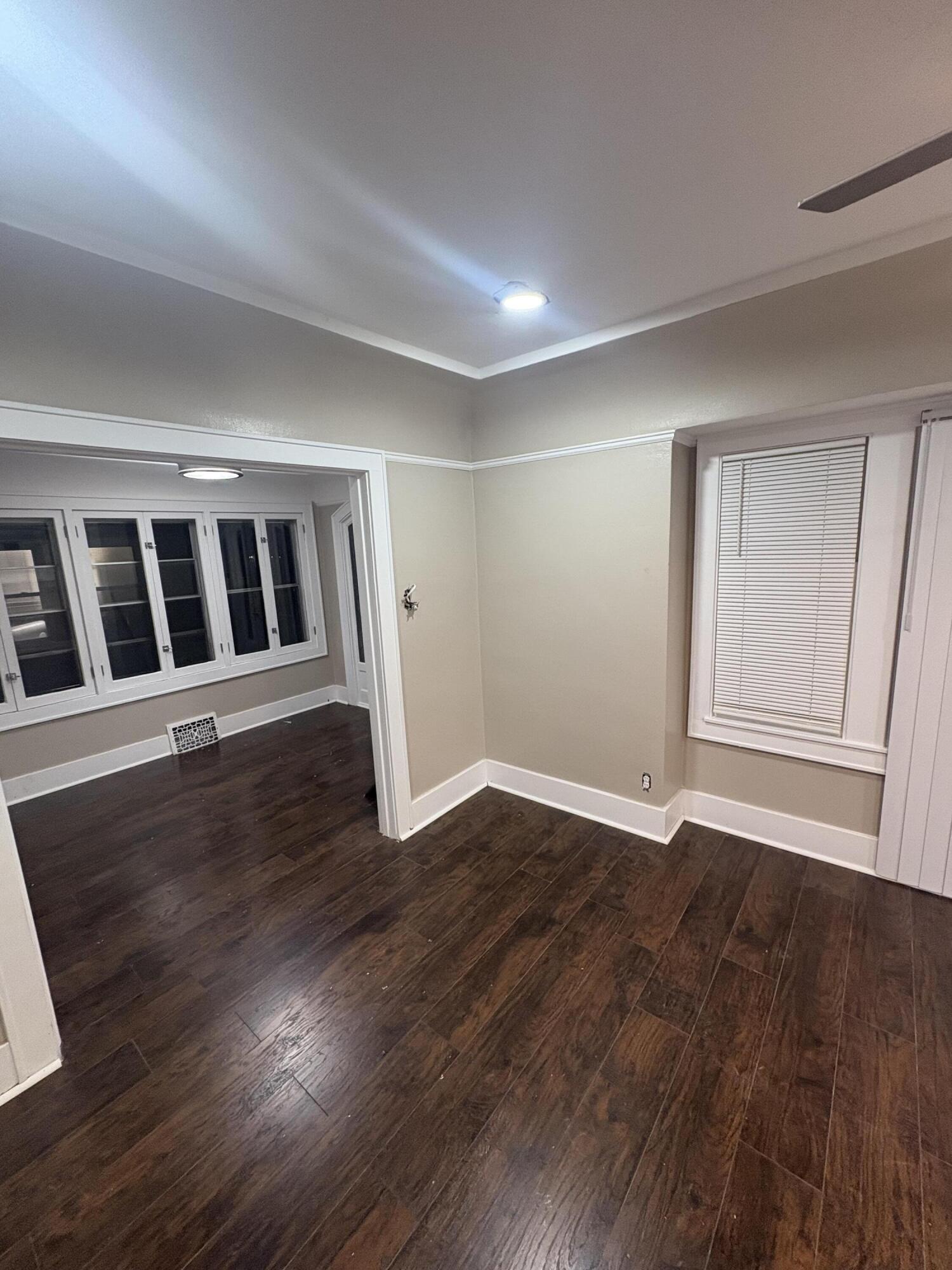 2831 North 46th Street Milwaukee, WI 53210 - Photo 8 of 14 IMG_2131