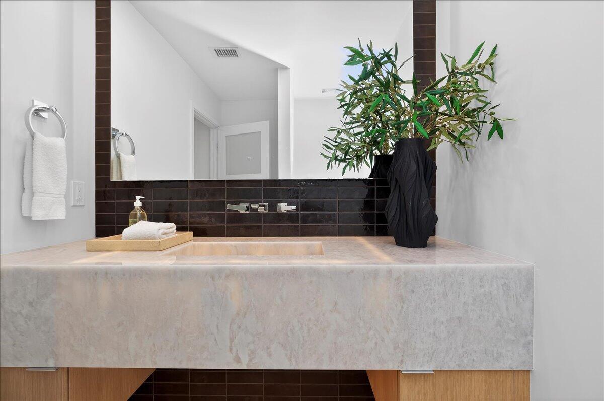 73306 Juniper Street Palm Desert, CA 92260 - Photo 30 of 79 30-Bathroom