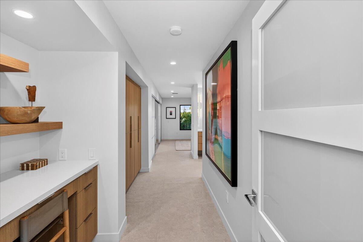 73306 Juniper Street Palm Desert, CA 92260 - Photo 36 of 79 36-Hallway