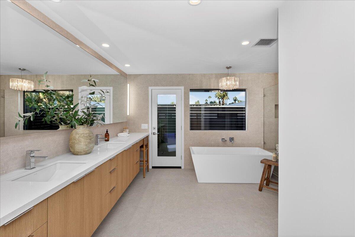 73306 Juniper Street Palm Desert, CA 92260 - Photo 37 of 79 37-Bathroom