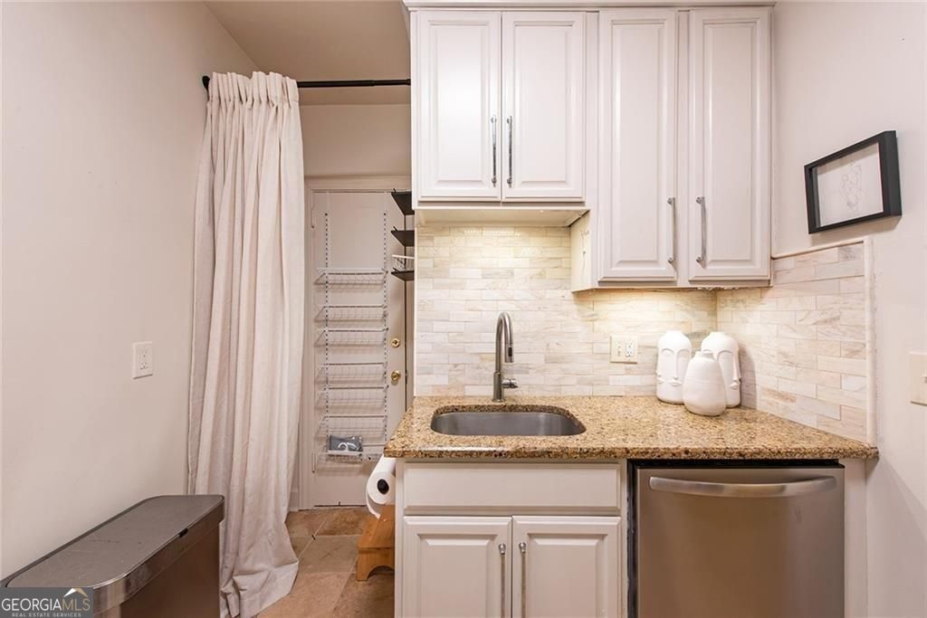 2222 Peachtree Road, Unit A3 Atlanta, GA 30309 - Photo 25 of 44 Gallery Image 25