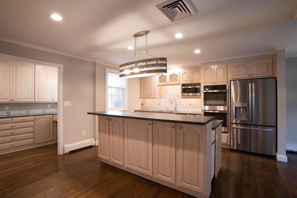 40 Puddingstone Lane Newton, MA 02459 - Photo 3 of 36