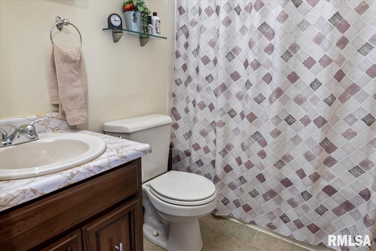 1828 Stanhope Road Springfield, IL 62702 - Photo 11 of 28