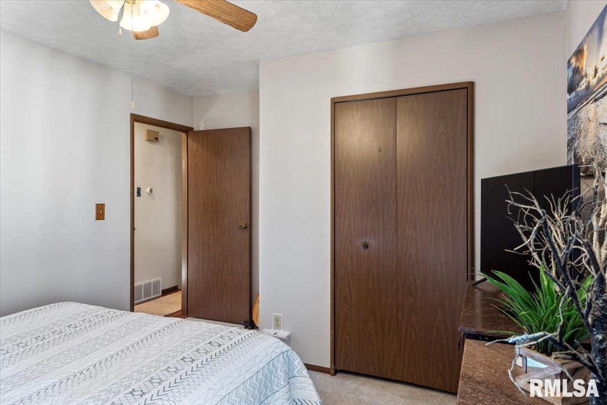 1828 Stanhope Road Springfield, IL 62702 - Photo 13 of 28
