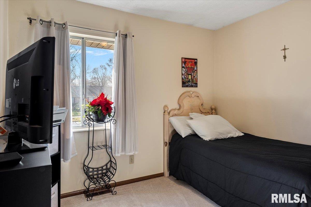 1828 Stanhope Road Springfield, IL 62702 - Photo 16 of 28
