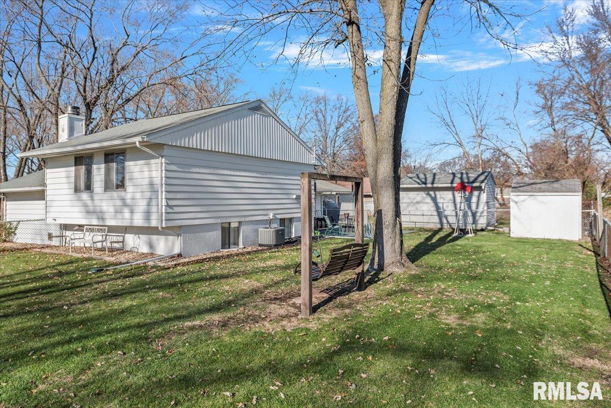 1828 Stanhope Road Springfield, IL 62702 - Photo 24 of 28