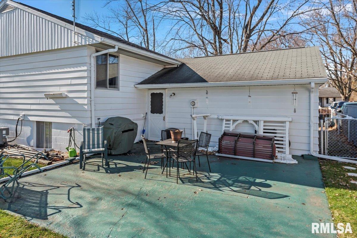 1828 Stanhope Road Springfield, IL 62702 - Photo 27 of 28