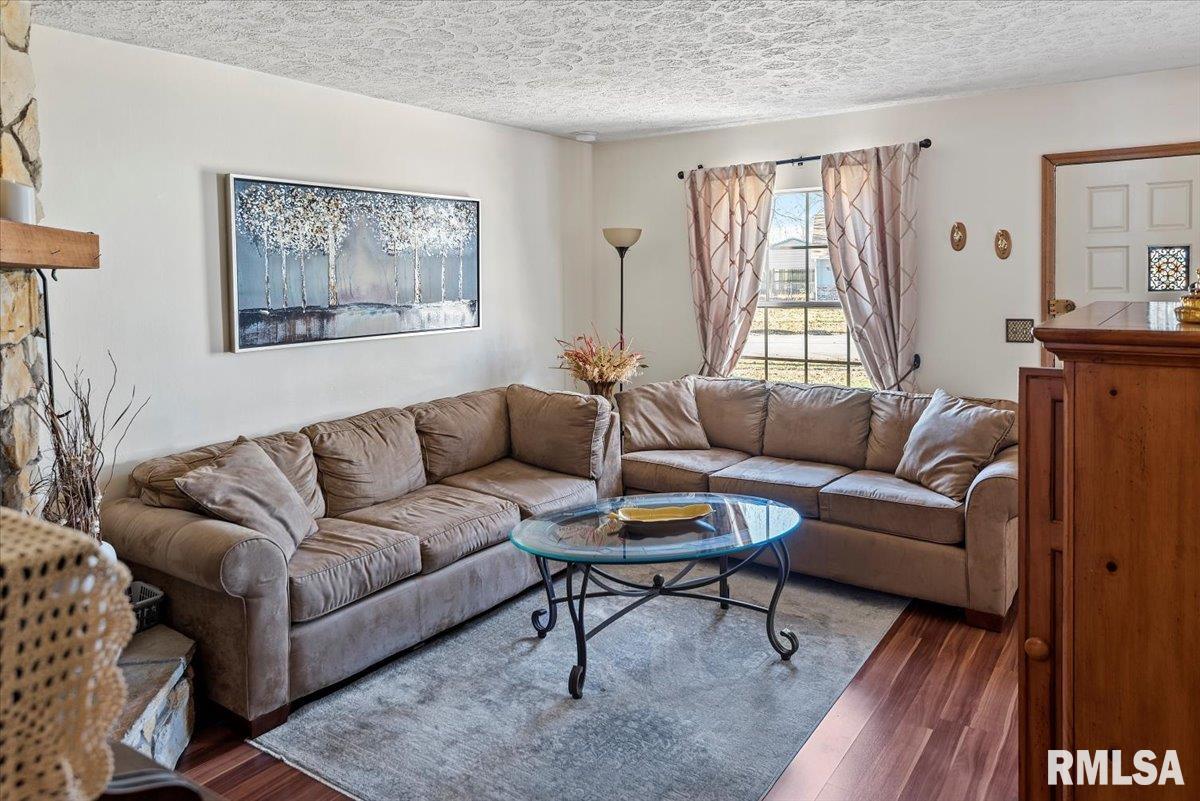 1828 Stanhope Road Springfield, IL 62702 - Photo 5 of 28