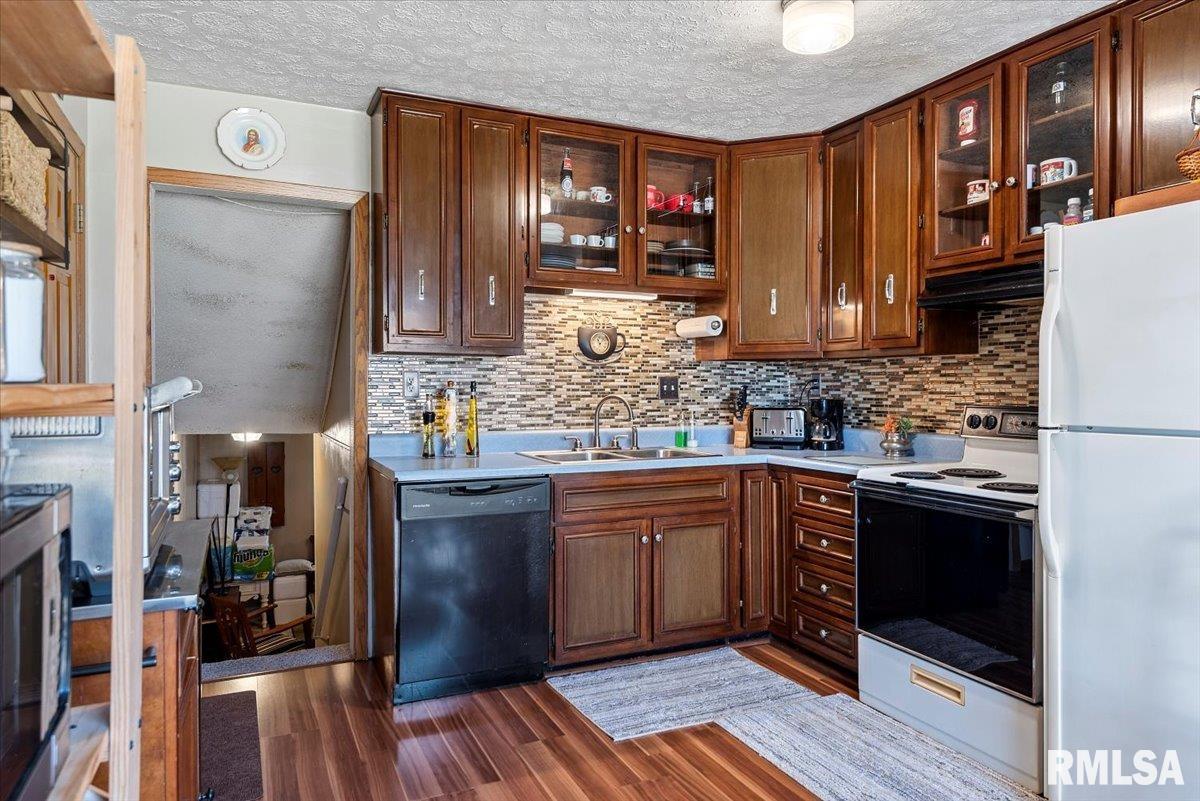 1828 Stanhope Road Springfield, IL 62702 - Photo 8 of 28