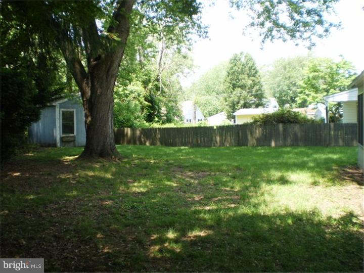20 Drexel Road Hatboro, PA 19040 - Photo 4 of 6 Back Yard