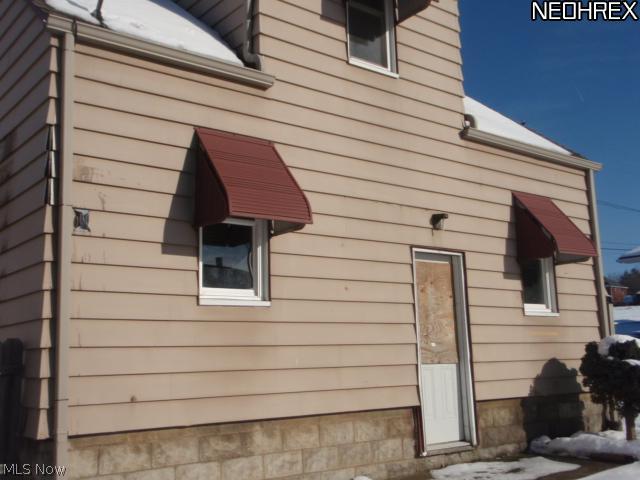 293 Reed Avenue Campbell, OH 44405 - Photo 4 of 9 Gallery Image 4