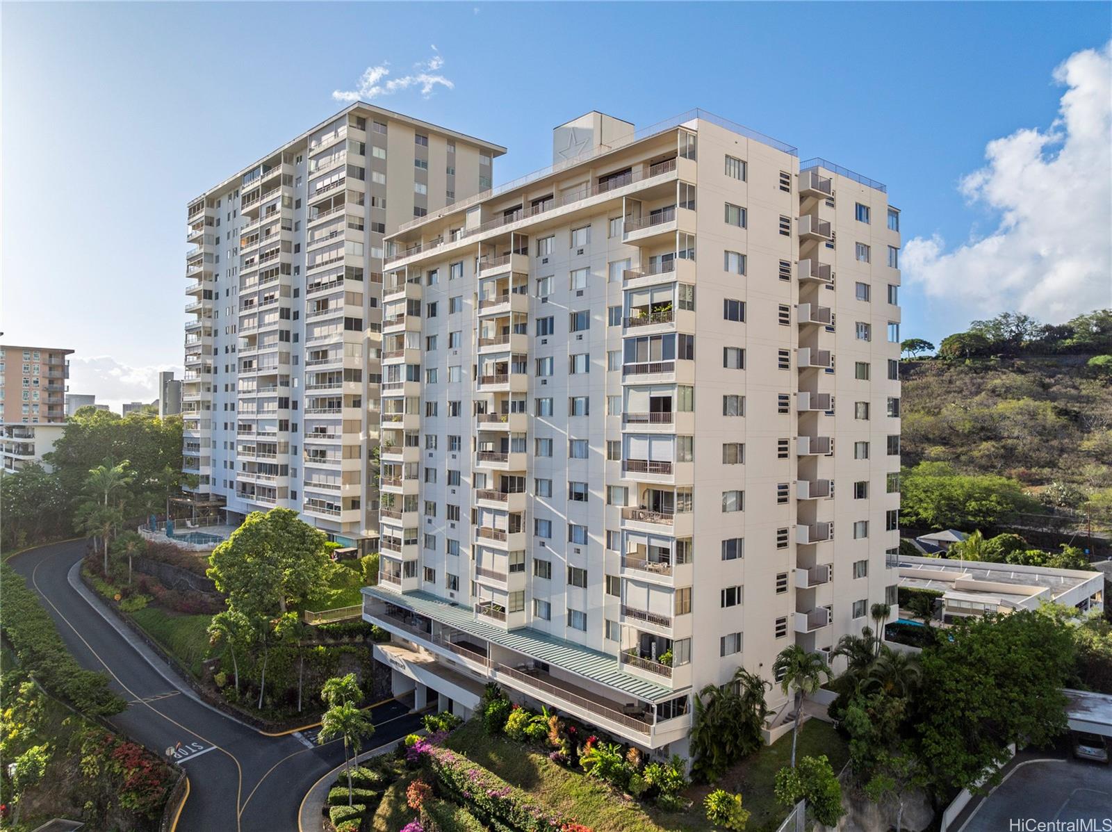 1001 Wilder Avenue, Unit 602 Honolulu, HI 96822 - Photo 21 of 22 a view of a building