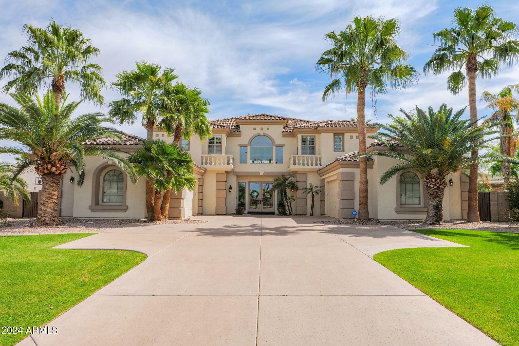 2517 South Constellation Way Gilbert, AZ 85295 - Photo 5 of 105 a front view of multiple houses with yard