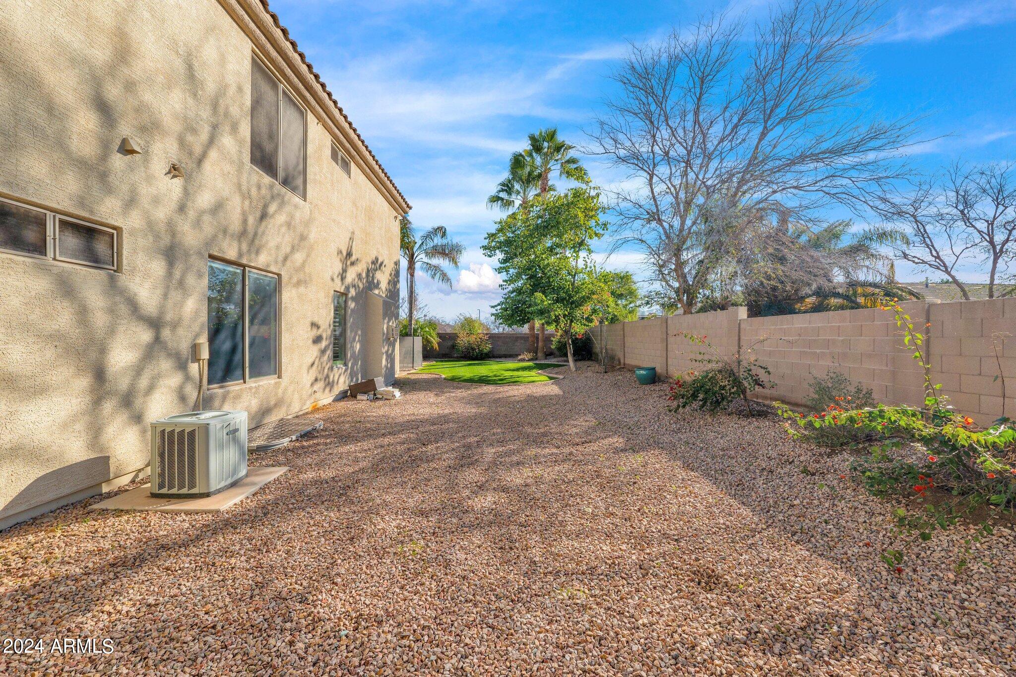 2517 South Constellation Way Gilbert, AZ 85295 - Photo 86 of 105 a view of a back yard of the house