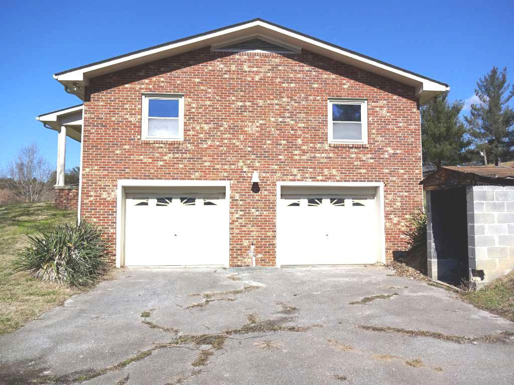 152 Bancroft Chapel Road Kingsport, TN 37660 - Photo 2 of 20 Photo 2