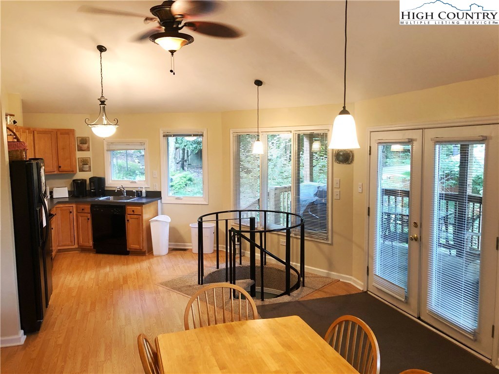 107 Village Cluster Road Beech Mountain, NC 28604 - Photo 4 of 12 Gallery Image 4