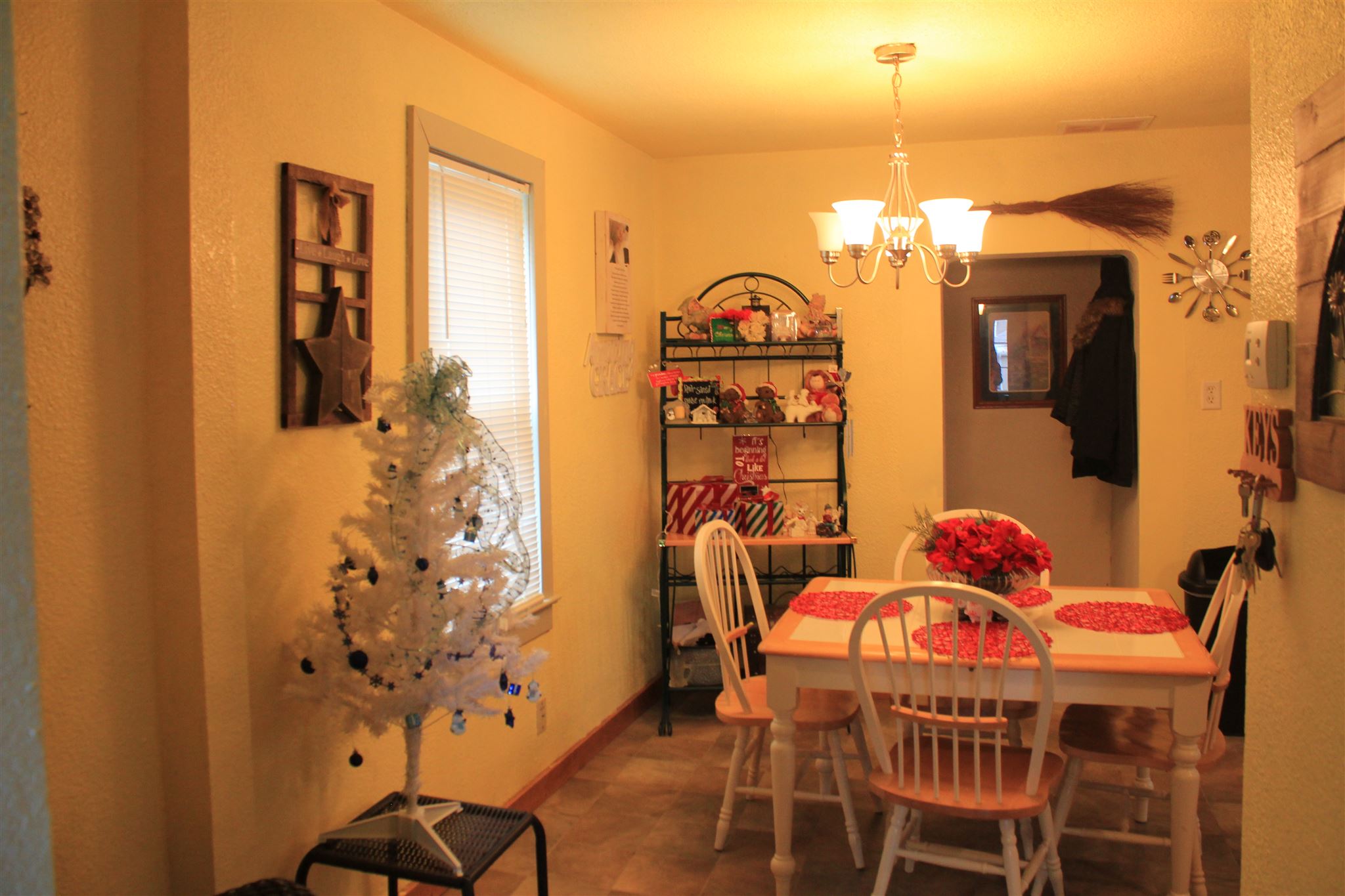415 West Oak Street Butler, IN 46721 - Photo 8 of 14