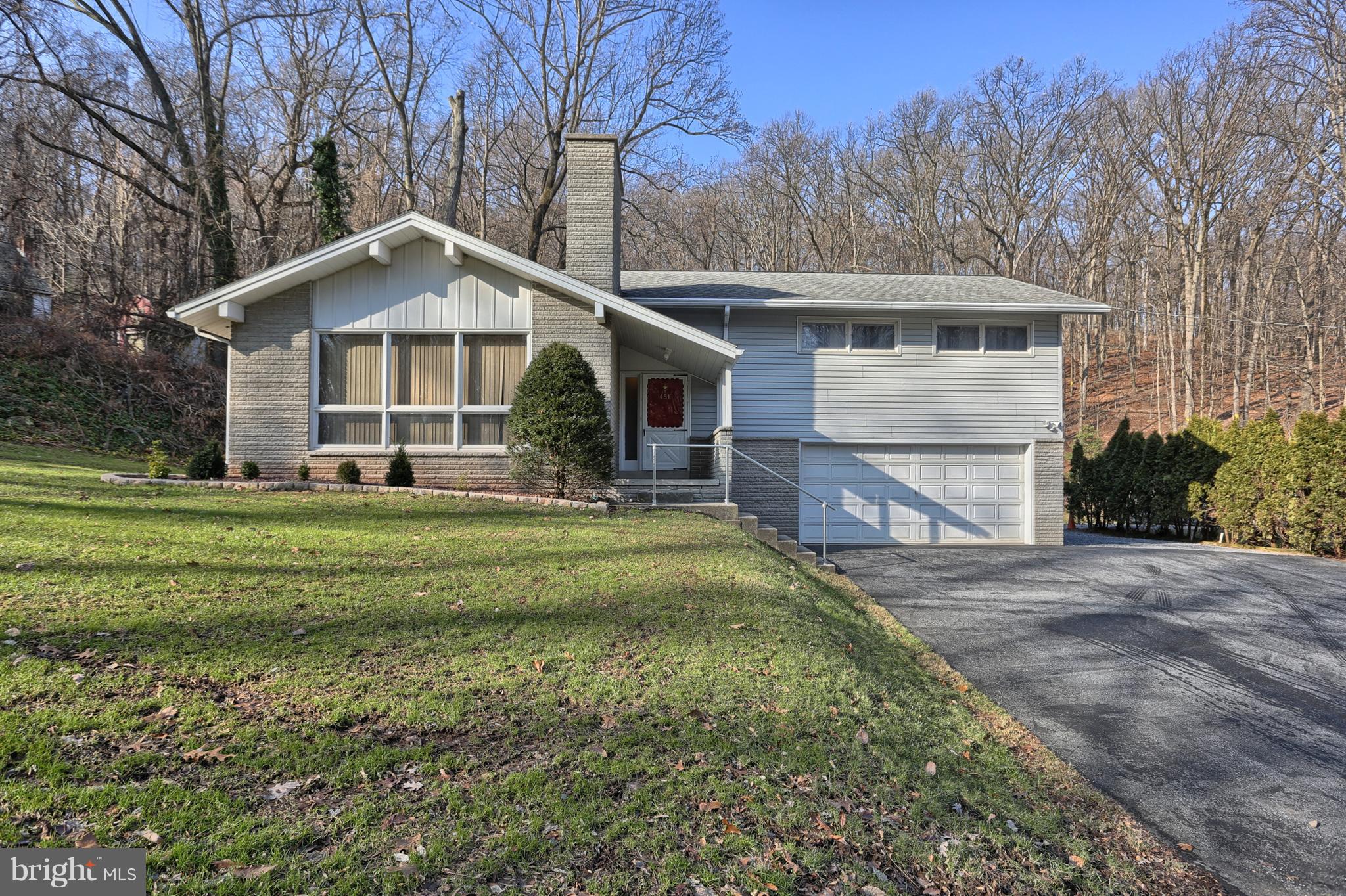 451 Hilltop Road Hummelstown, PA 17036 - Photo 1 of 37 Gallery Image 1