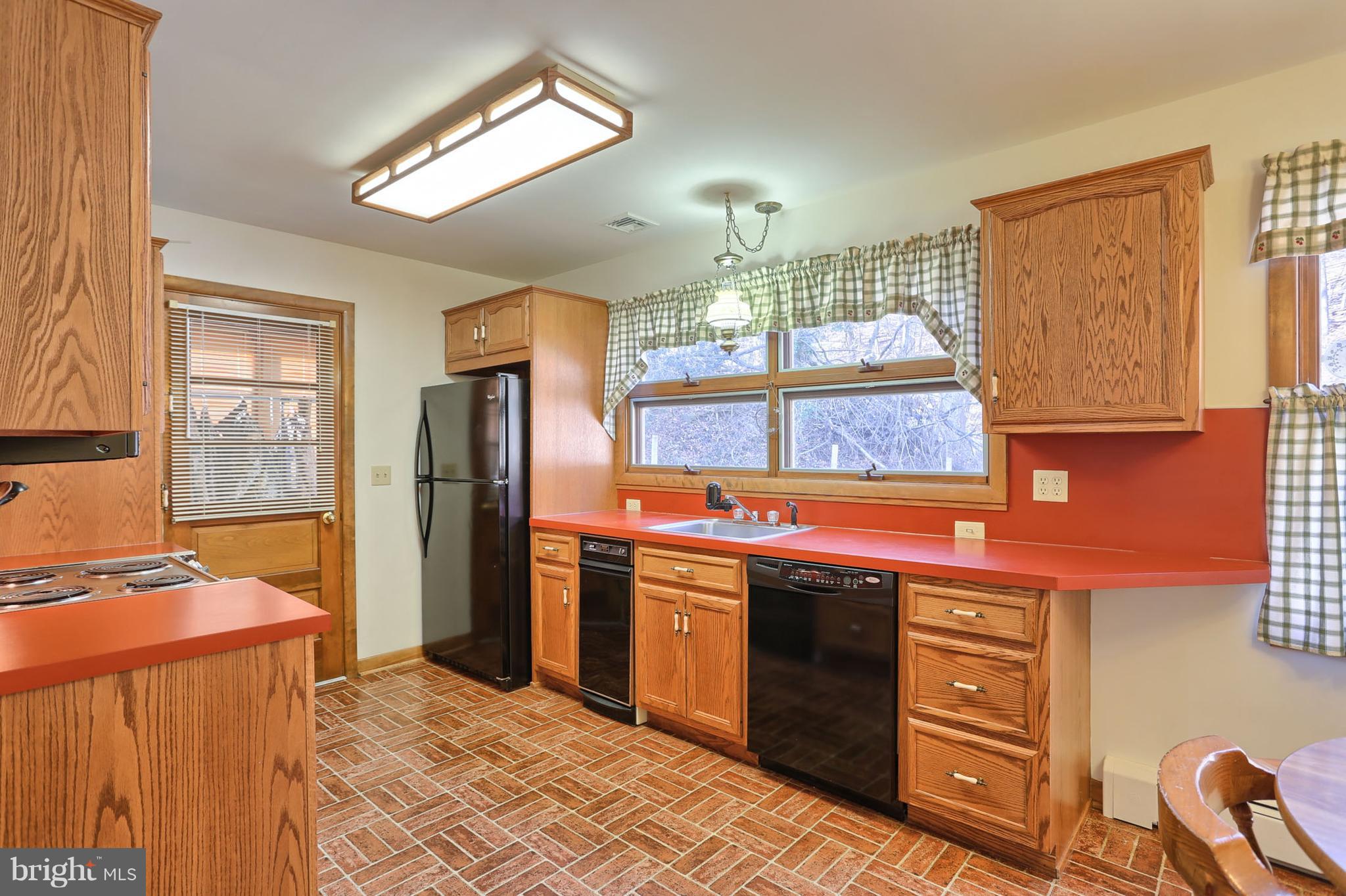 451 Hilltop Road Hummelstown, PA 17036 - Photo 17 of 37 Gallery Image 17