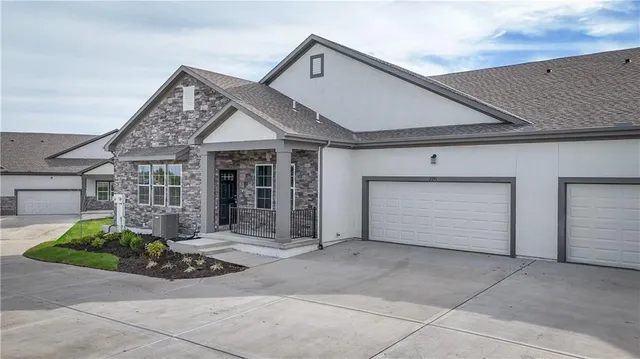 $494,950 | 119 South Diane Drive, Olathe, KS 66061