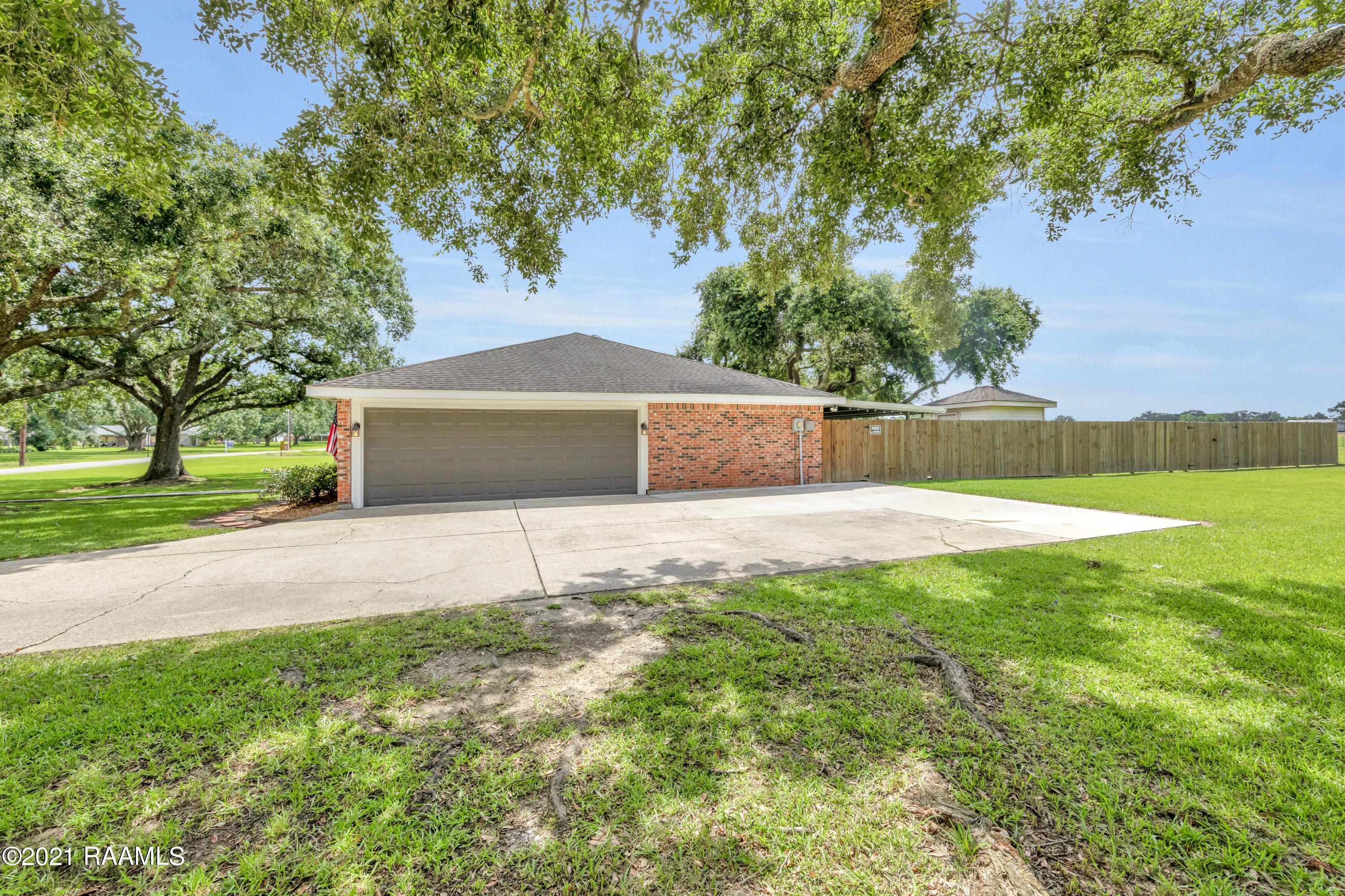 121 Little Farms Road Youngsville, LA 70592 - Photo 8 of 50 Gallery Image 8