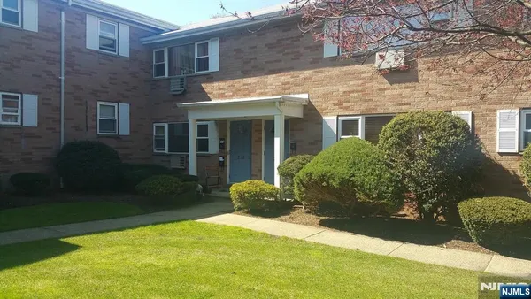 $2,495 | 2-10 Virginia Drive, Unit 210A, Fair Lawn, NJ 07410