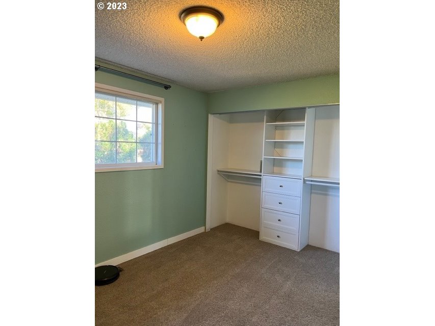 3331 Southwest Kirk Avenue Pendleton, OR 97801 - Photo 11 of 25 a room with cabinets and window