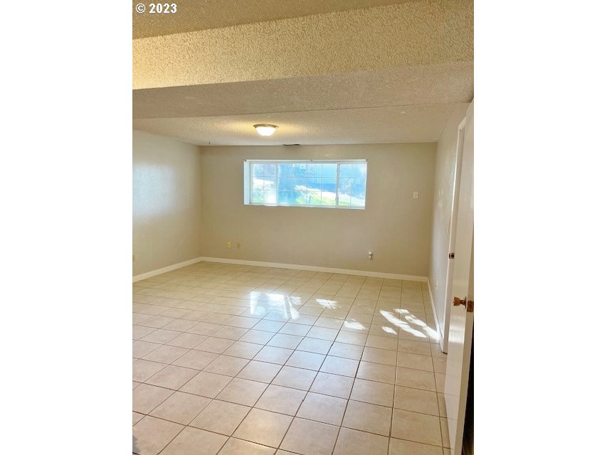 3331 Southwest Kirk Avenue Pendleton, OR 97801 - Photo 17 of 25 a view of an empty room