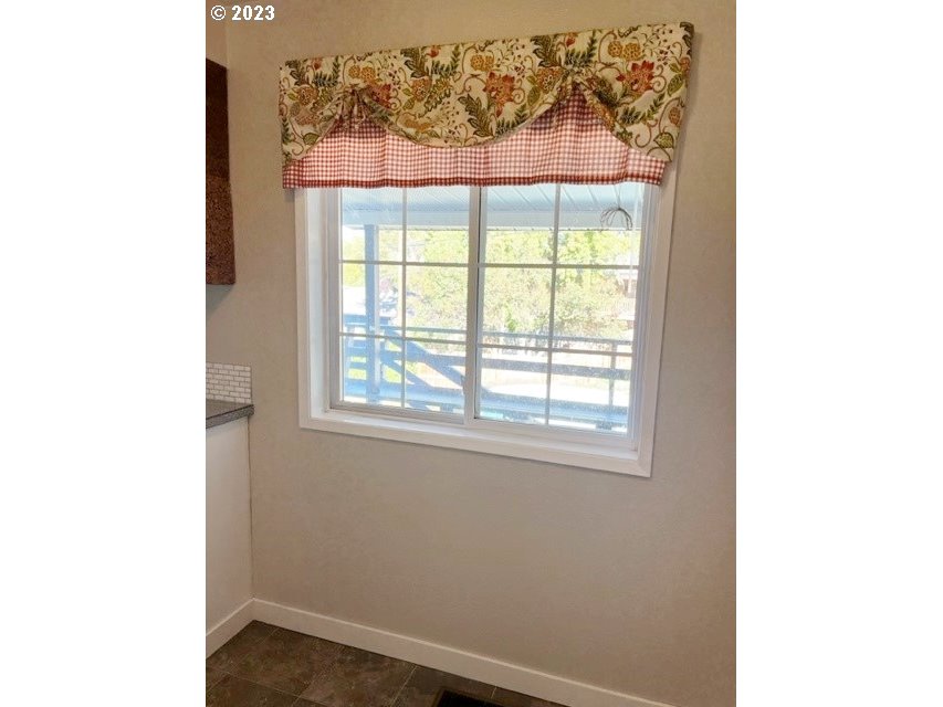3331 Southwest Kirk Avenue Pendleton, OR 97801 - Photo 19 of 25 a view of a small space with a window