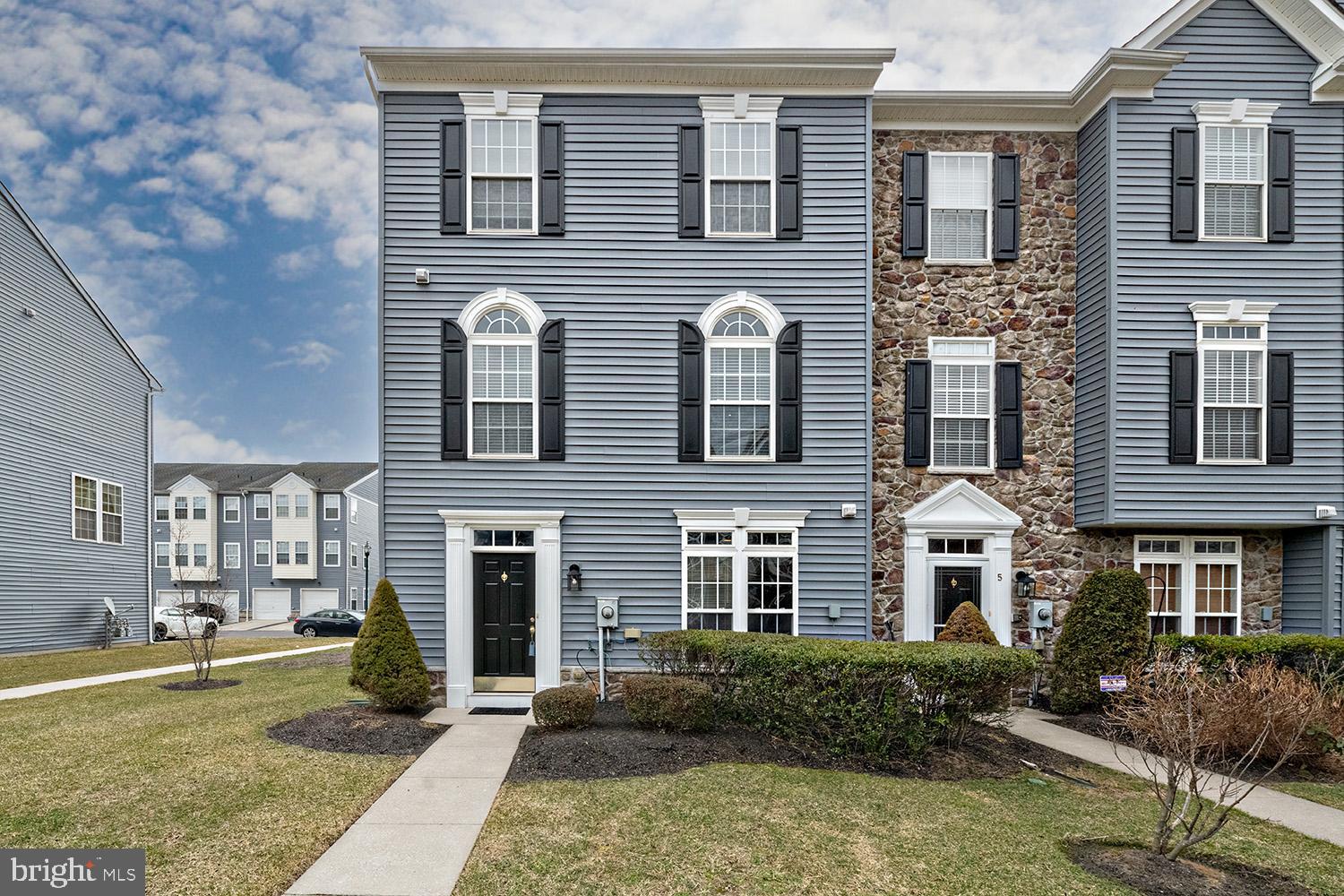 7 Swan Court Delran, NJ 08075 - Photo 1 of 36