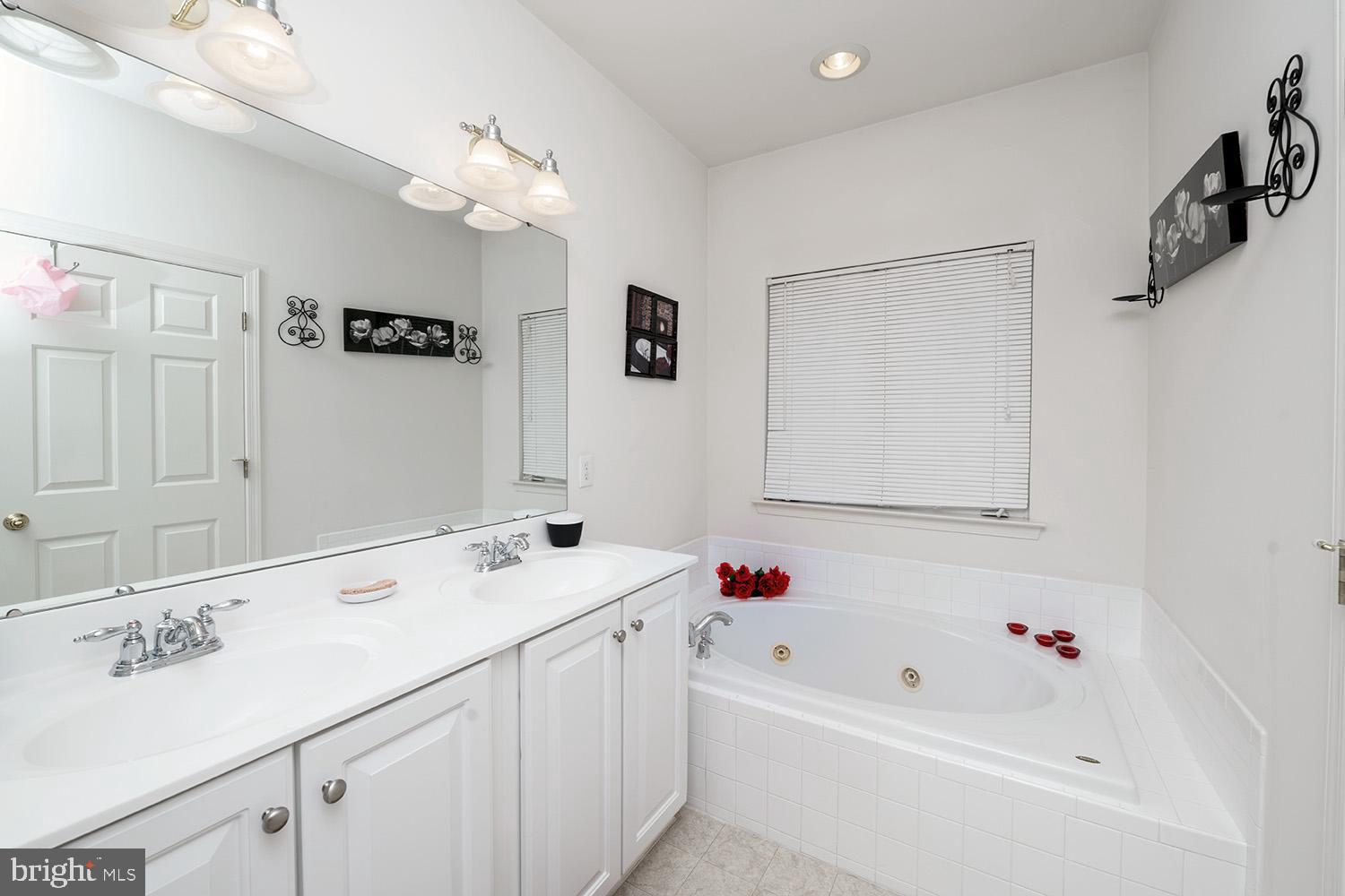 7 Swan Court Delran, NJ 08075 - Photo 21 of 36