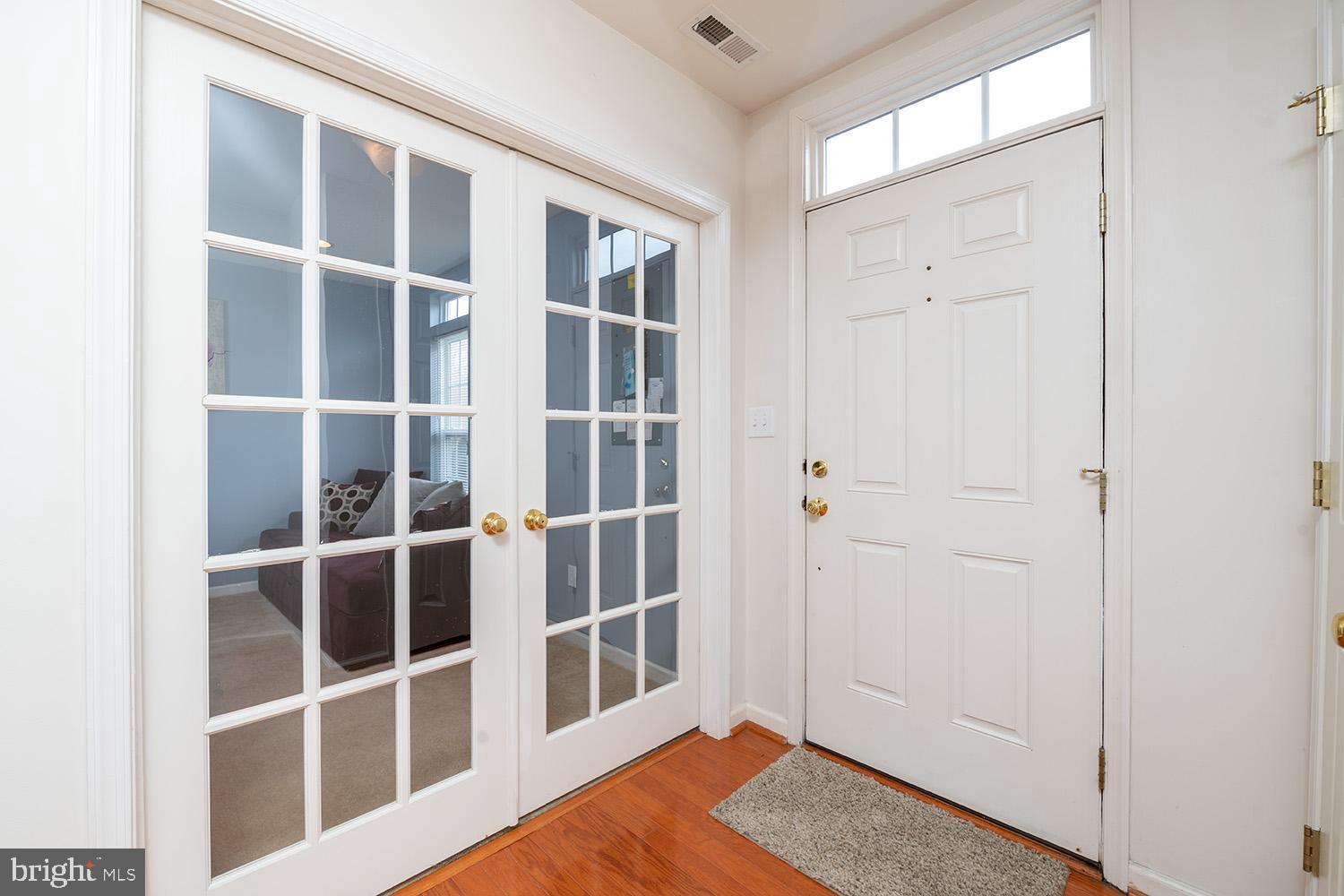 7 Swan Court Delran, NJ 08075 - Photo 3 of 36