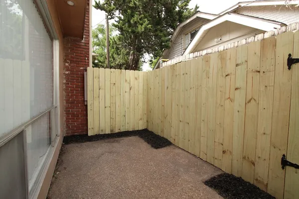 $1,750 | 1731 Commonwealth Street, Houston, TX 77006