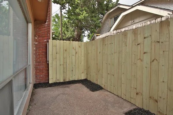 $1,750 | 1731 Commonwealth Street, Houston, TX 77006