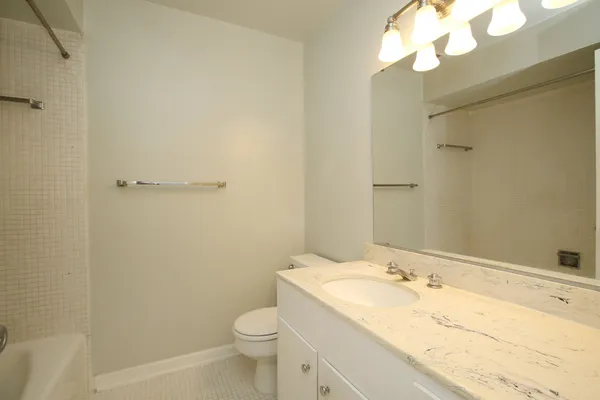 $1,750 | 1731 Commonwealth Street, Houston, TX 77006