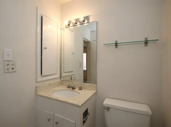 $1,750 | 1731 Commonwealth Street, Houston, TX 77006