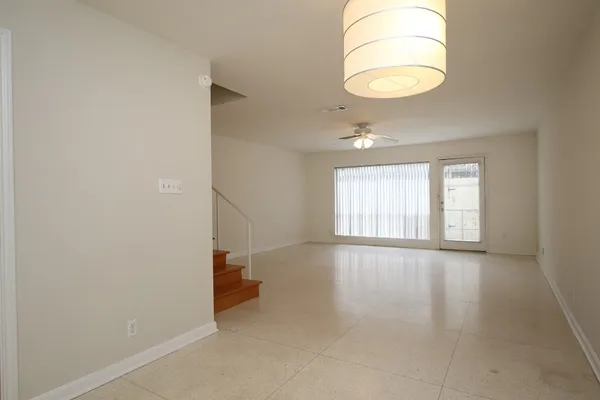 $1,750 | 1731 Commonwealth Street, Houston, TX 77006