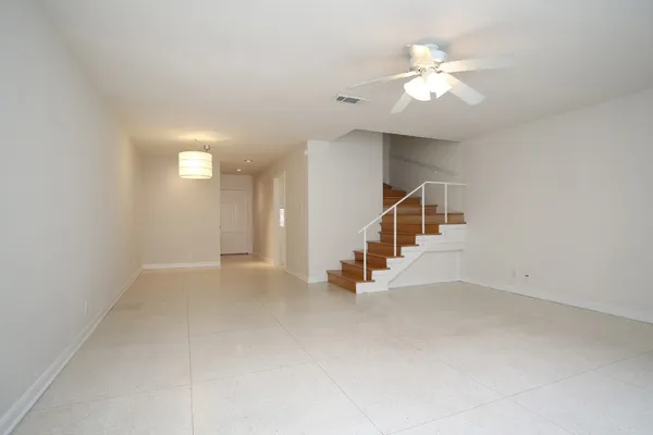 $1,750 | 1731 Commonwealth Street, Houston, TX 77006