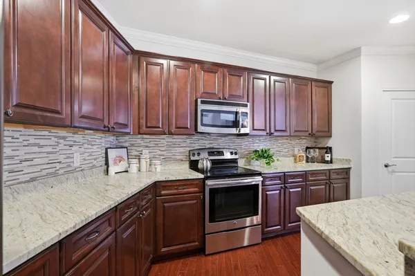 $3,100 | 855 Main Street, Unit 210, Woburn, MA 01801