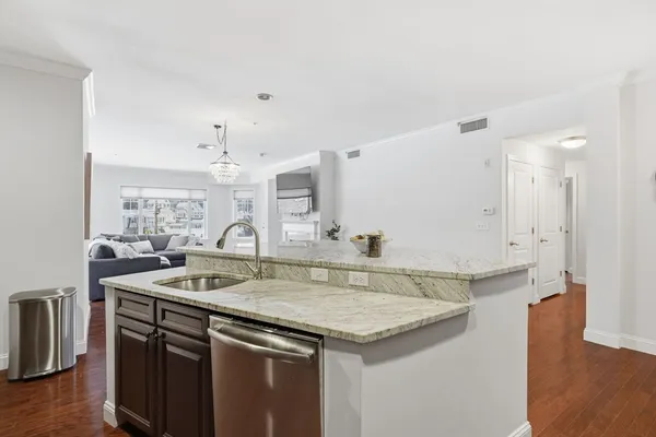 $3,100 | 855 Main Street, Unit 210, Woburn, MA 01801