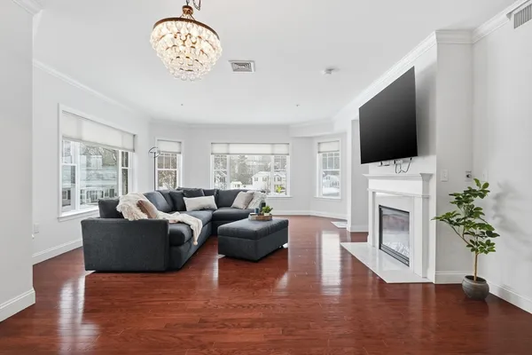 $3,100 | 855 Main Street, Unit 210, Woburn, MA 01801