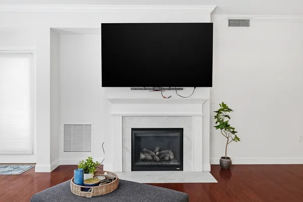 $3,100 | 855 Main Street, Unit 210, Woburn, MA 01801